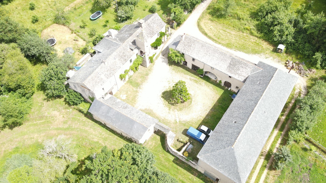 Domaine de Sals — Le corps de ferme vu du ciel